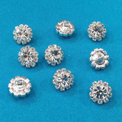 Virág alakú strasszos gomb 10 mm